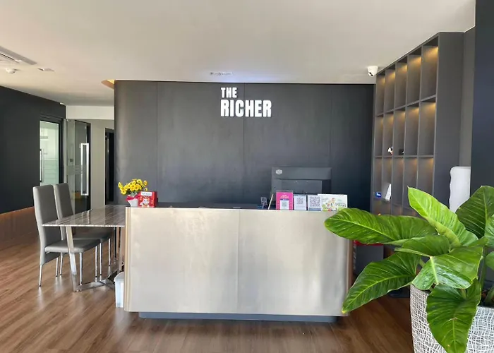 The Richer โรงแรม *